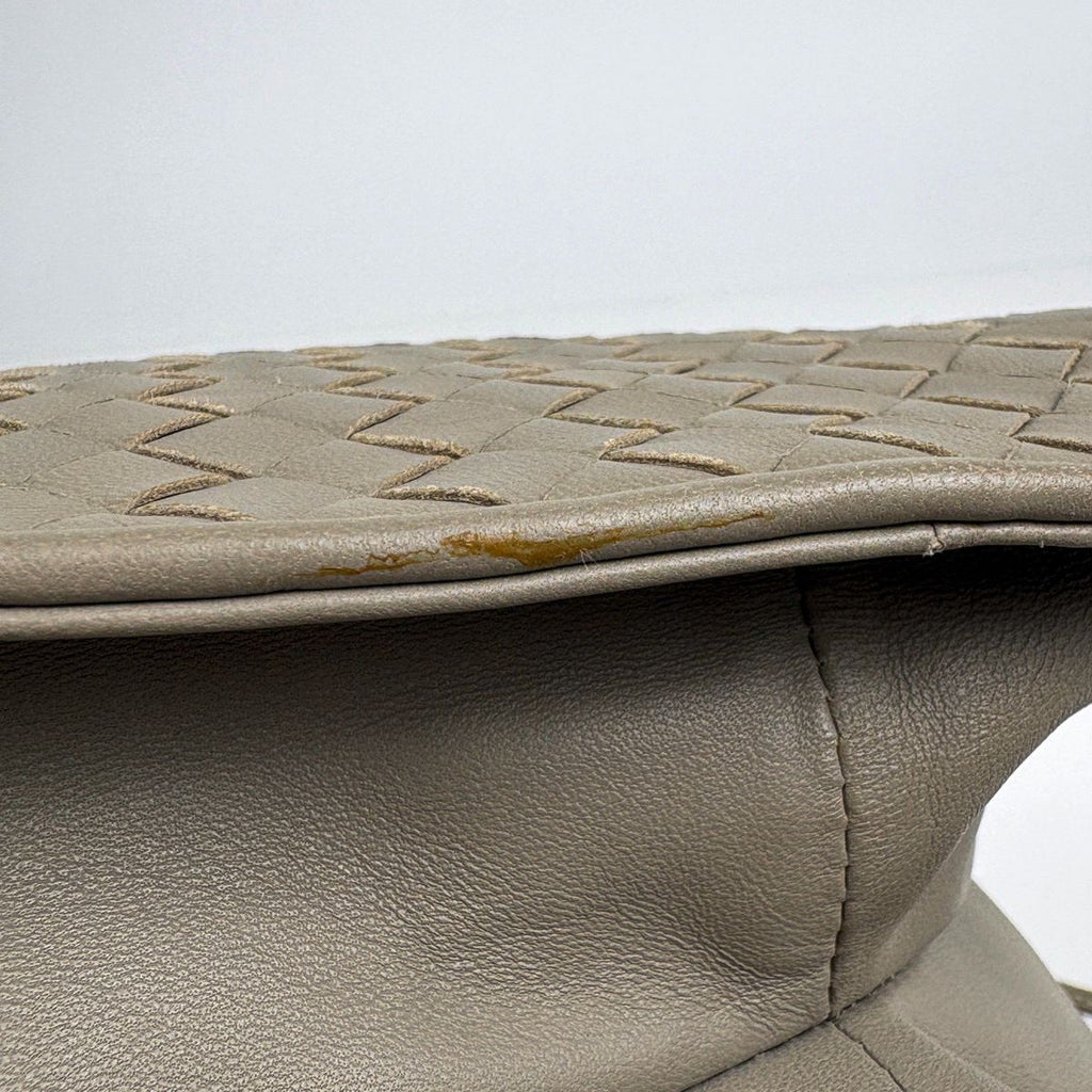 Bottega Veneta Intrecciato Shoulder Bag Drawstring Leather Gray — view 4