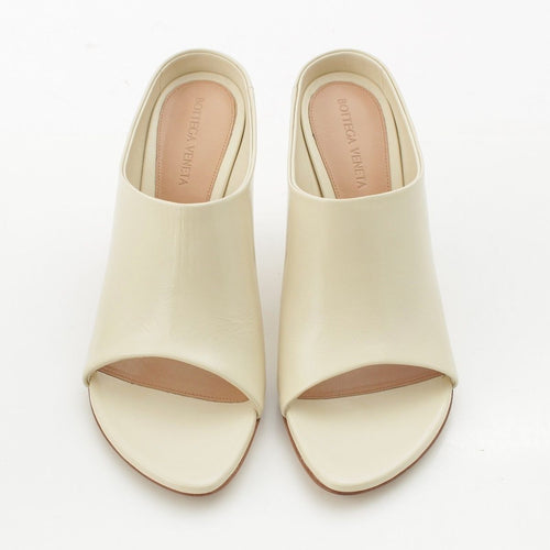 Bottega Veneta Lana Leather Calfskin Open Toe Sandals Sea Salt Mules Off White — view 2