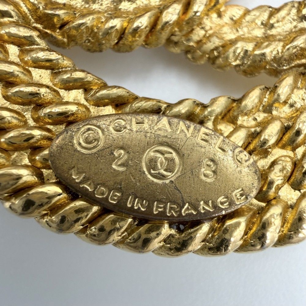 Chanel Brooch Chain CC Logo Vintage 2 8 Gold — view 4