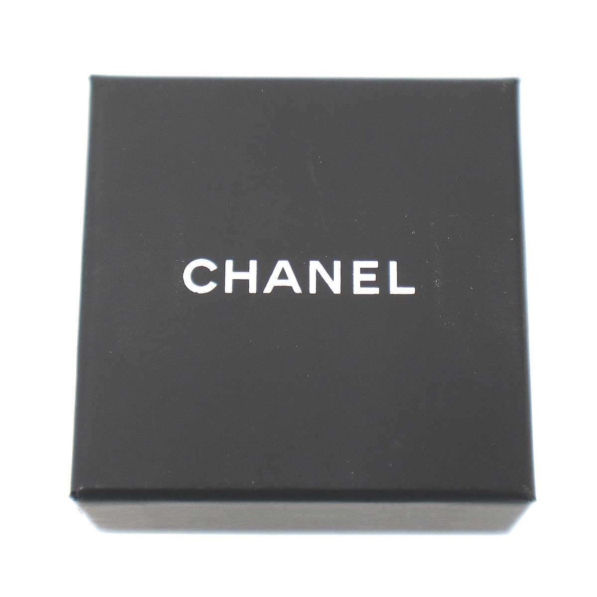 Chanel CC Logo Heart Pearl Earrings Silver — view 6
