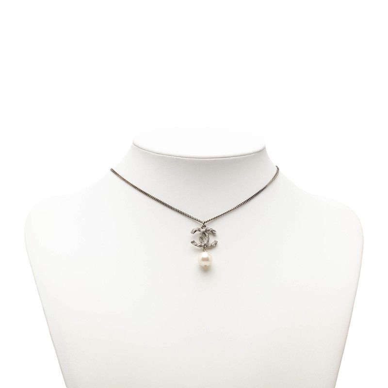 Chanel CC Logo Chain Pendant Silver Metal Faux Pearl Rhinestone — view 6