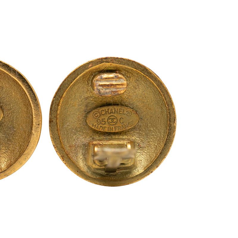 Chanel CC Logo Vintage Round Earrings 95 Gold Plated — view 3