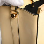 Louis Vuitton Handbag City Frame — view 9
