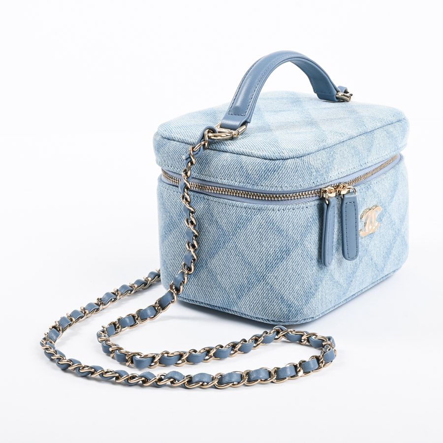 Chanel Shoulder Bag Small Vanitychain — view 2