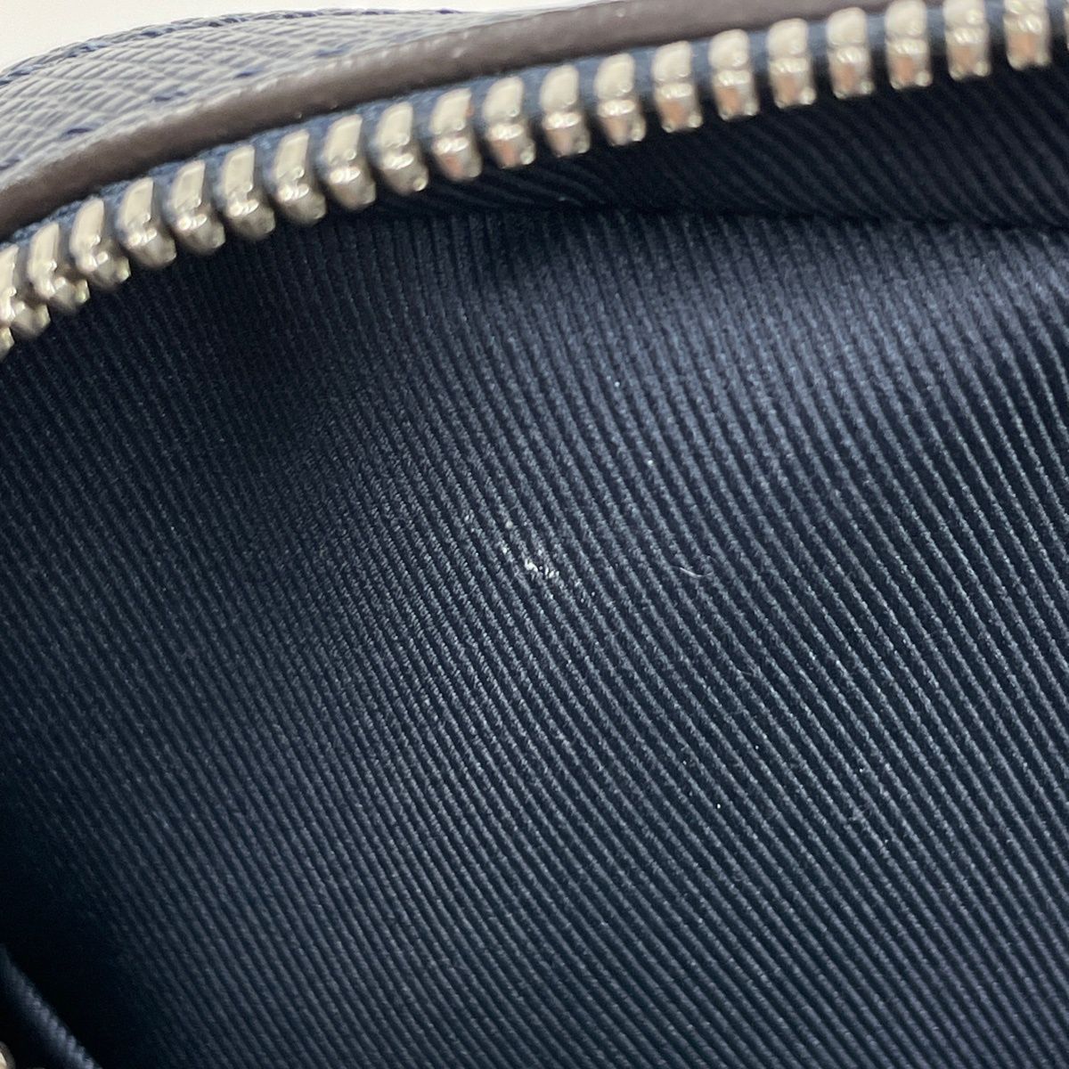 Louis Vuitton Anton Pochette Shoulder Bag Taiga Blue Marine — view 7
