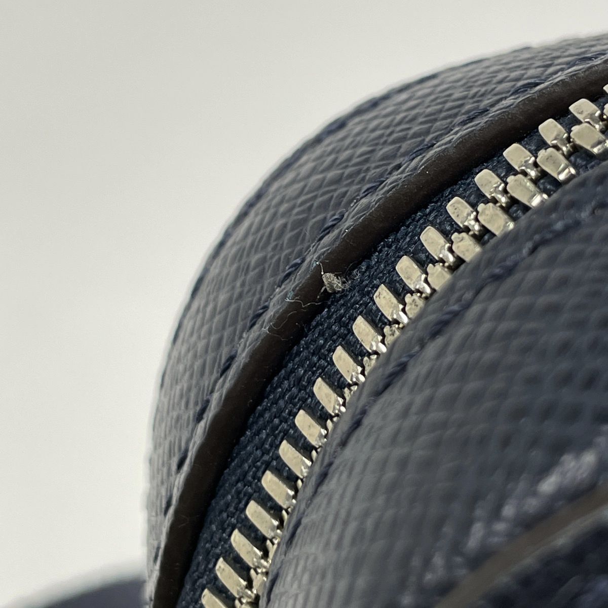 Louis Vuitton Anton Pochette Shoulder Bag Taiga Blue Marine — view 5