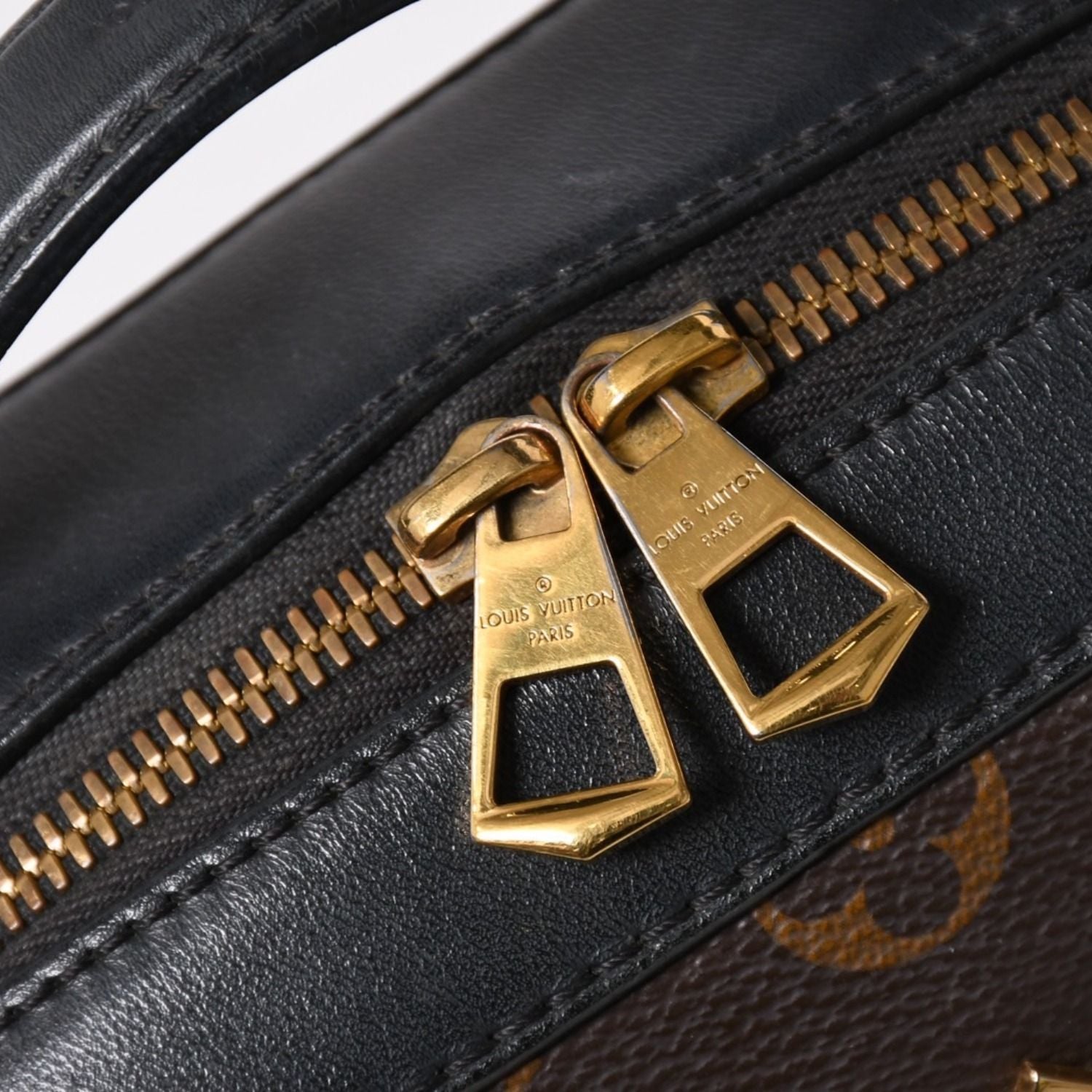 Louis Vuitton Saintonge Shoulder Bag Monogram Canvas Noir Calfskin Double — view 7