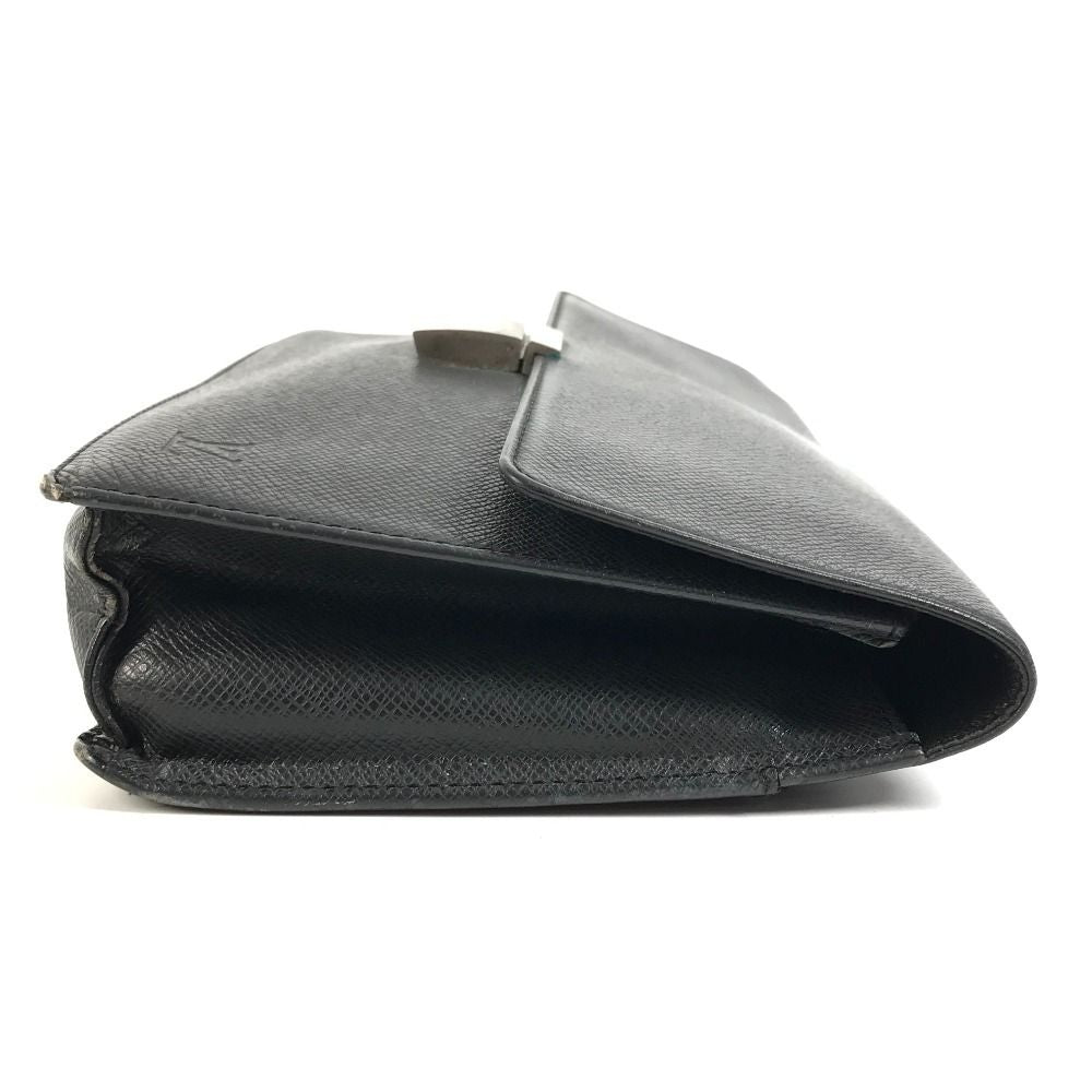 Louis Vuitton Second Bag Selenga Taiga Leather Ardoise Black — view 4