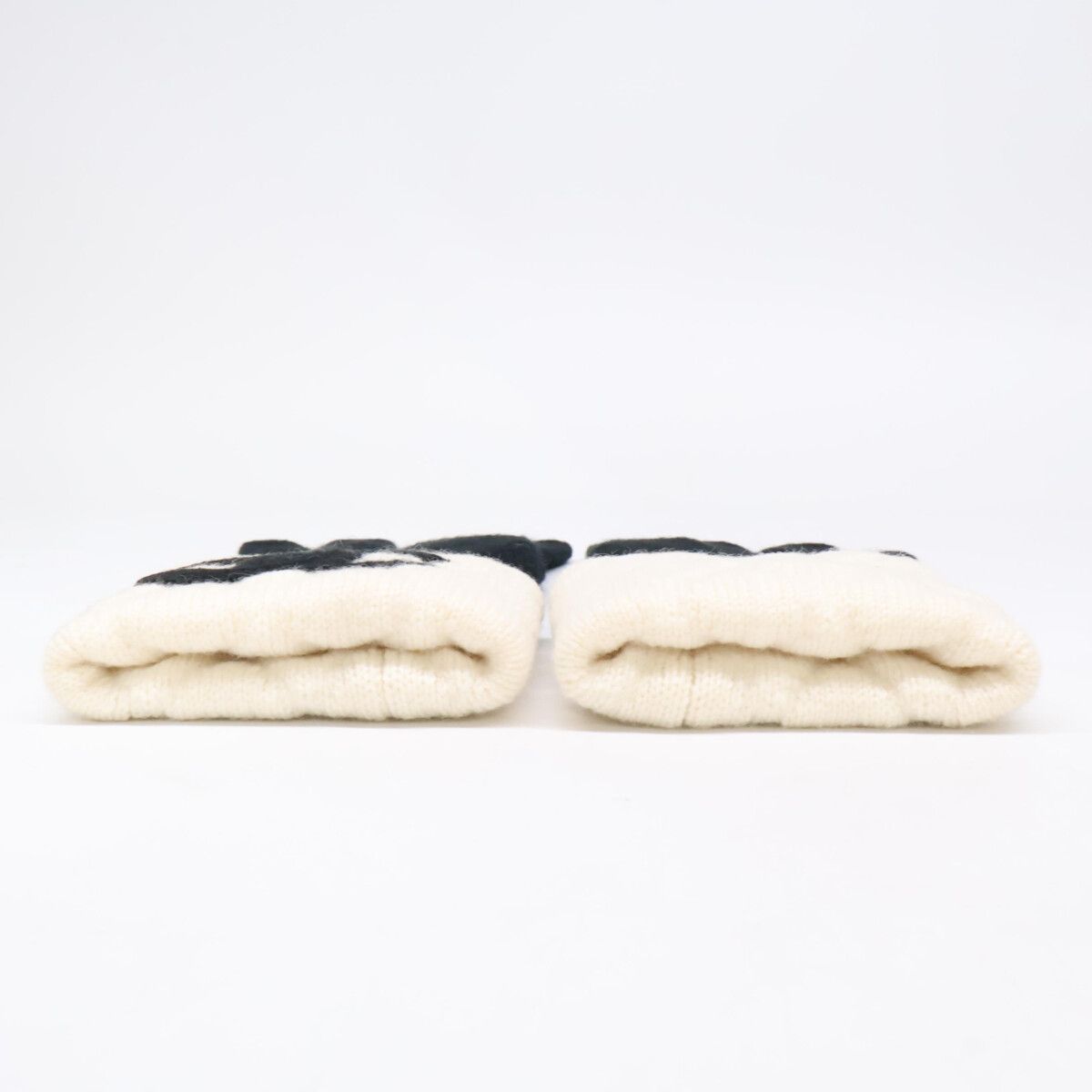 Chanel CC Logo Cashmere Knit Sweater Gloves — view 3