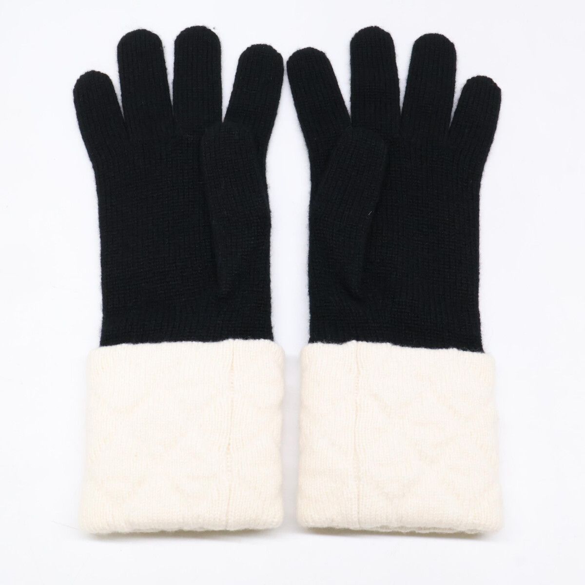 Chanel CC Logo Cashmere Knit Sweater Gloves — view 6