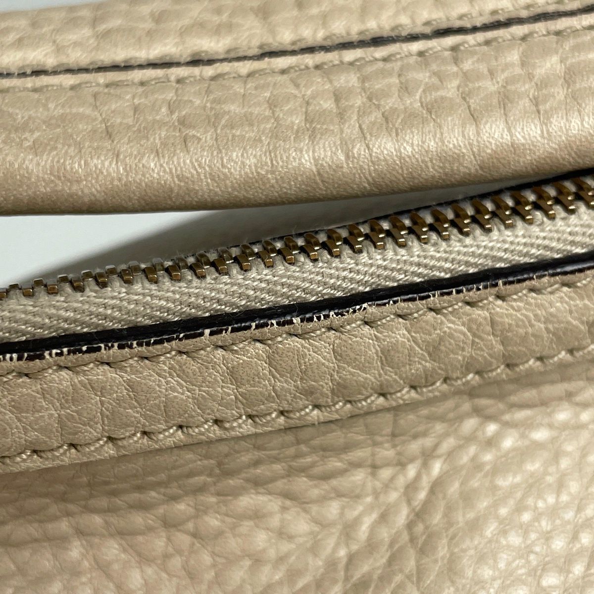 Gucci Interlocking Handbag Leather Beige — view 4
