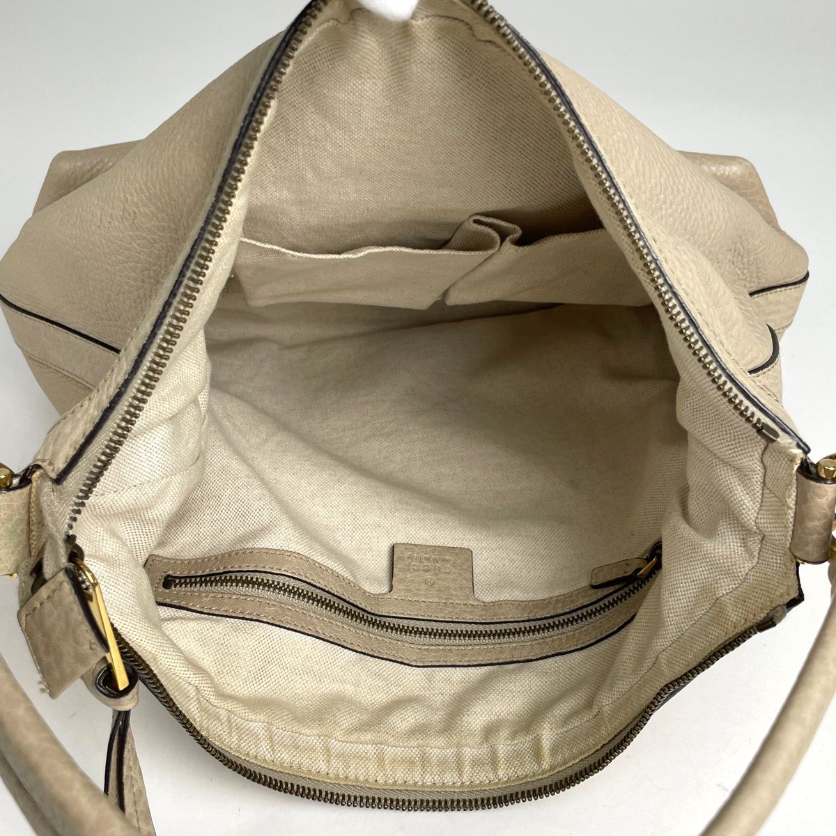 Gucci Interlocking Handbag Leather Beige — view 8