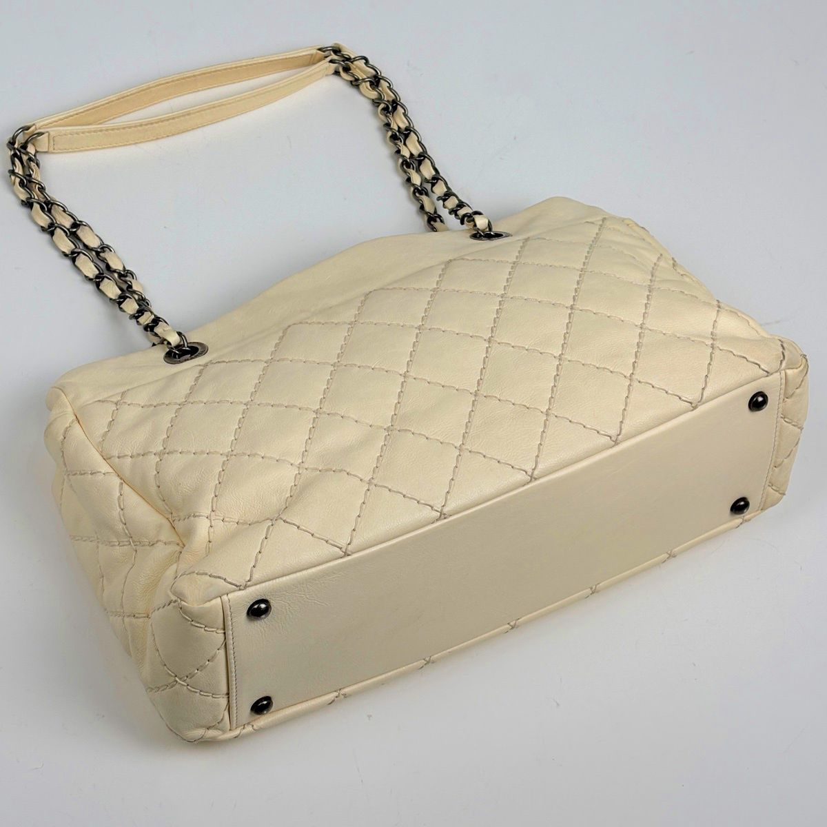 Chanel Wild Stitch Chain Tote CC Logo Leather White — view 2