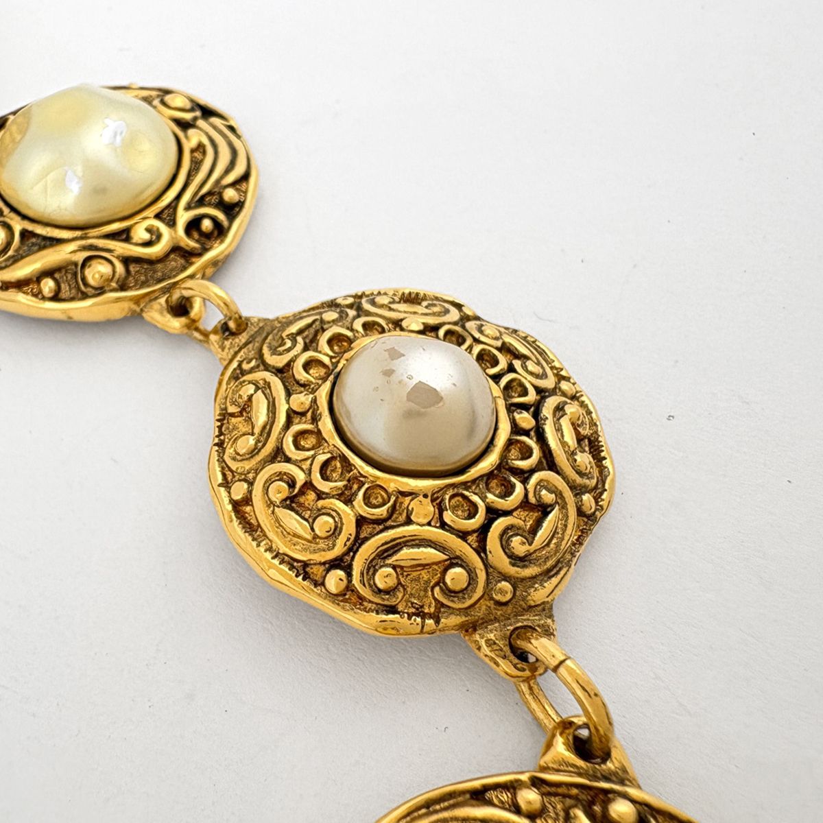 Chanel Faux Pearl Necklace CC Logo Gold Plated — view 4