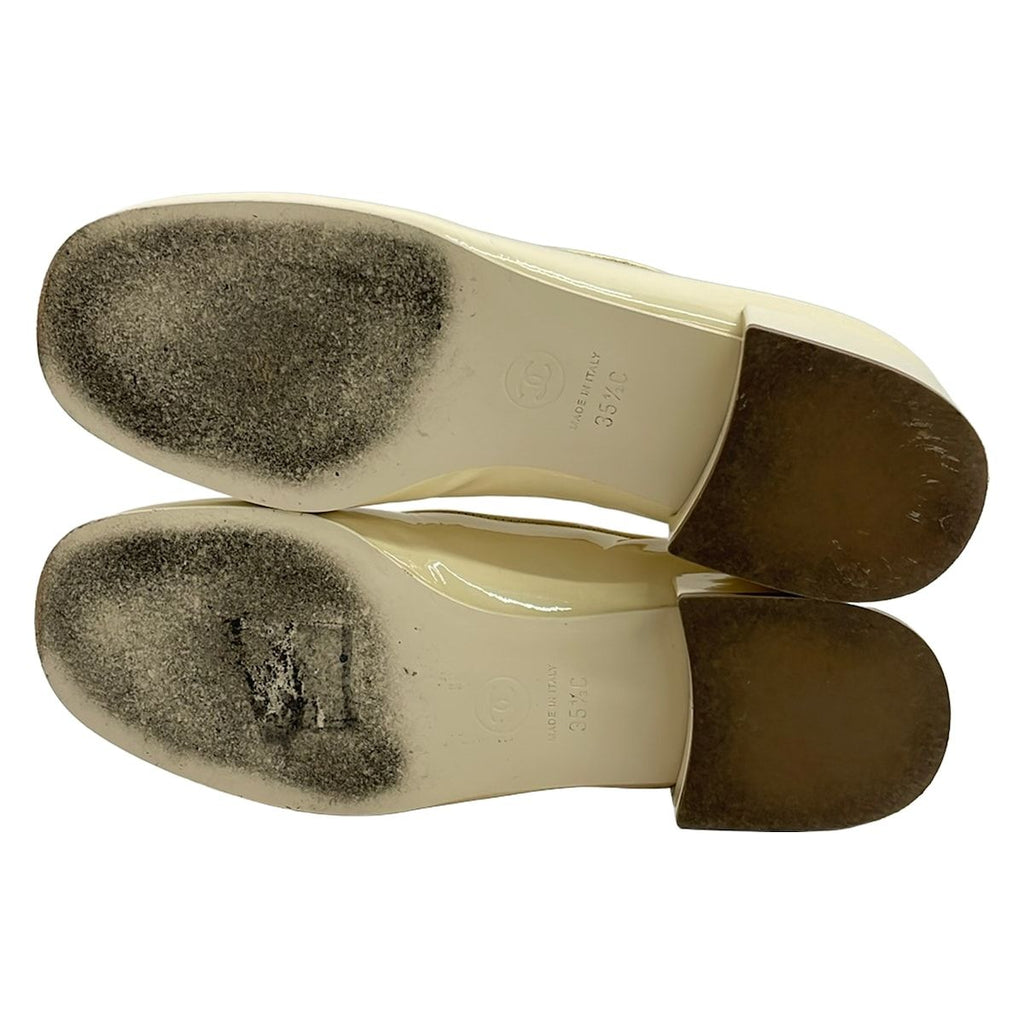 Chanel Shoes 35.5 C Ivory Tassel CC Logo Leather — view 4