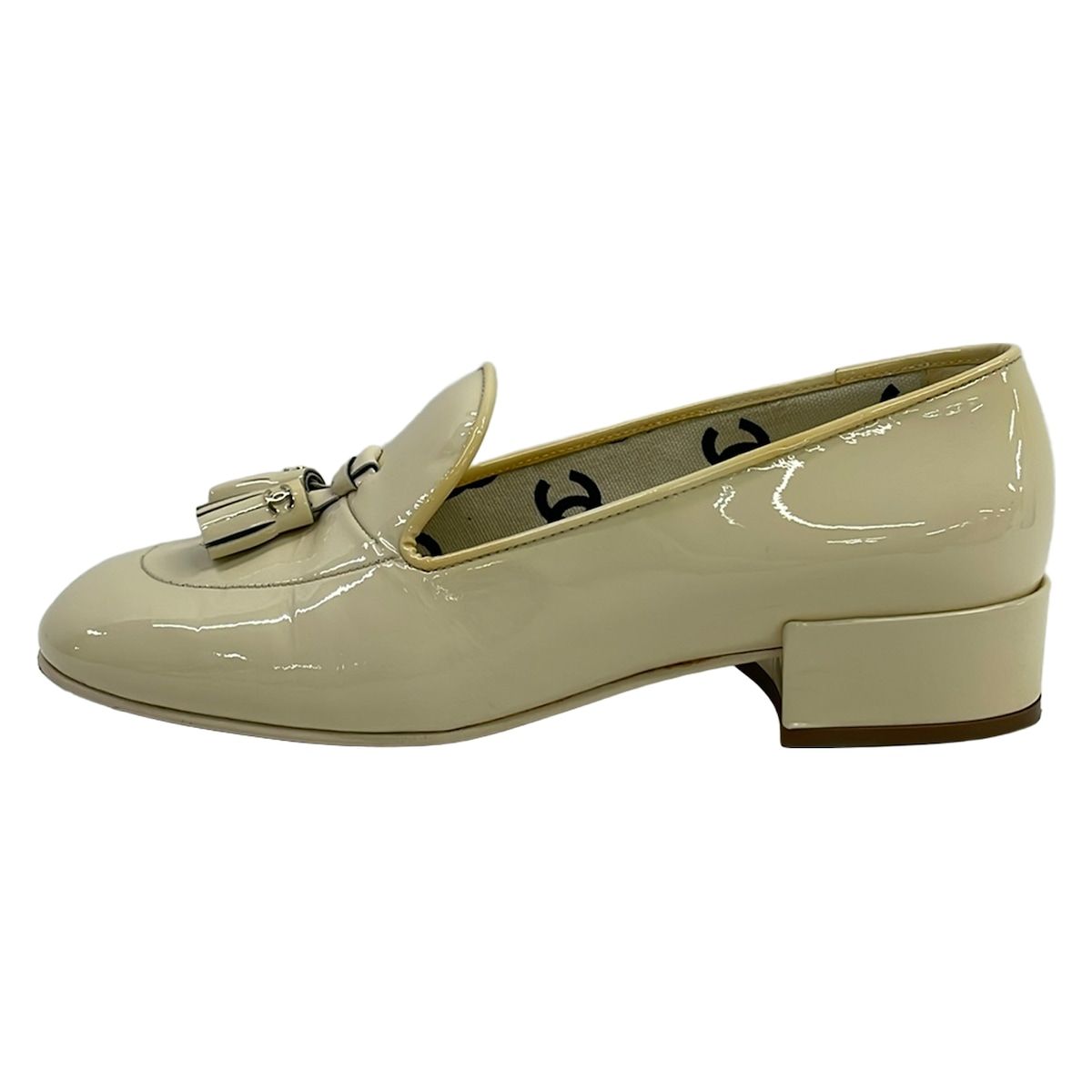 Chanel Shoes 35.5 C Ivory Tassel CC Logo Leather