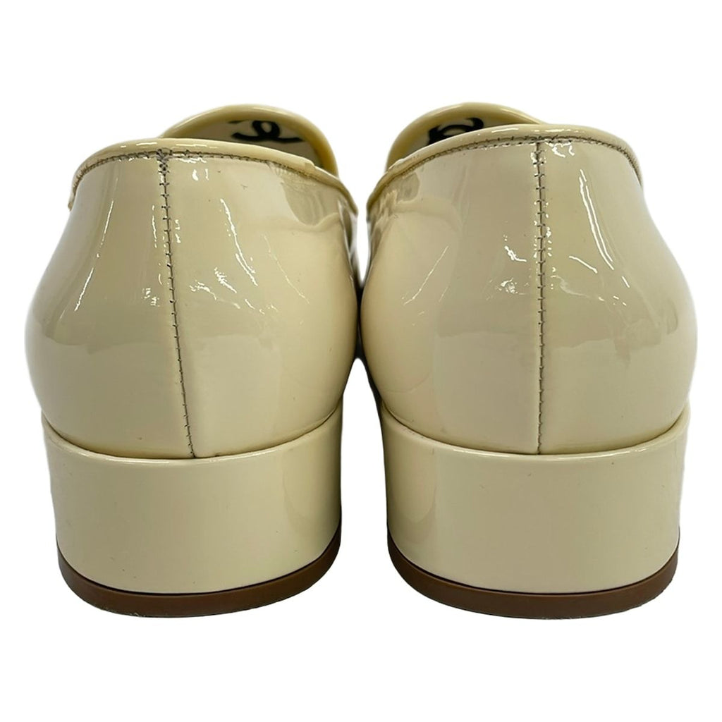 Chanel Shoes 35.5 C Ivory Tassel CC Logo Leather — view 3
