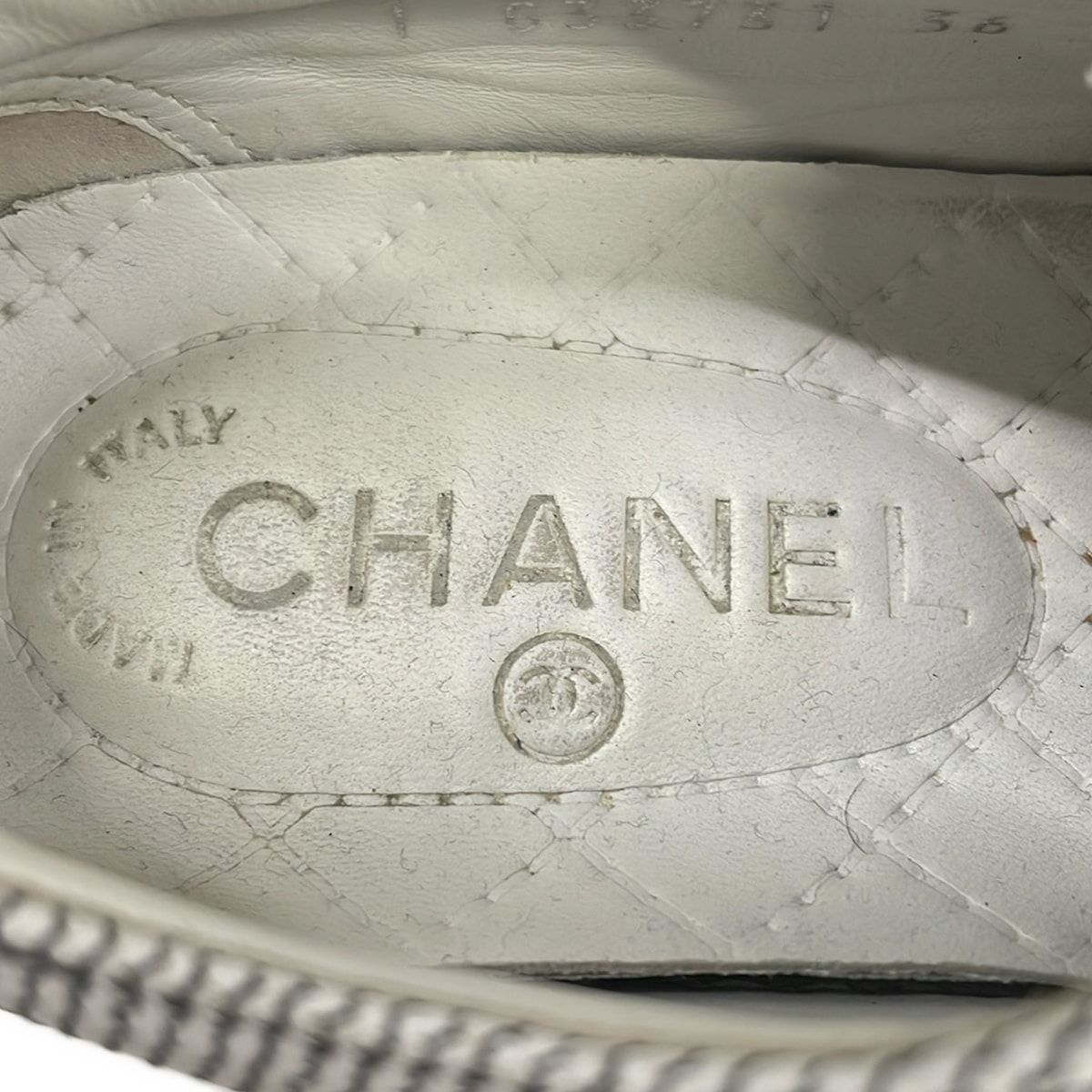 Chanel Sneakers 36 White Black Slip Ons CC Logo Leather — view 5