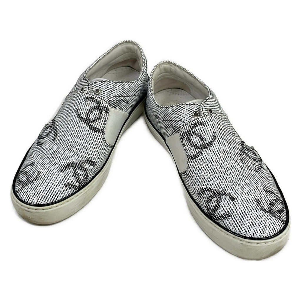 Chanel Sneakers 36 White Black Slip Ons CC Logo Leather — view 2
