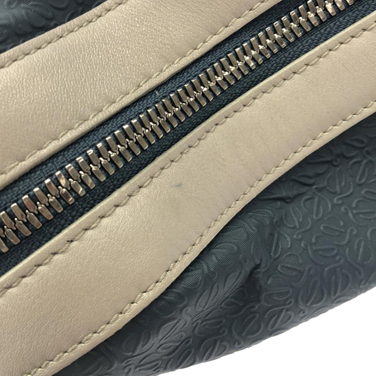 Loewe Vintage Shoulder — view 6
