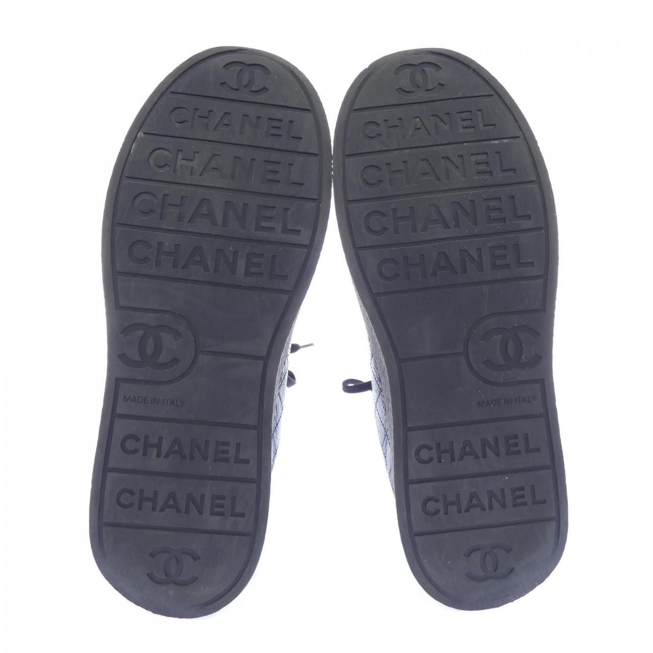 Chanel Metiers D'art Sneakers — view 4