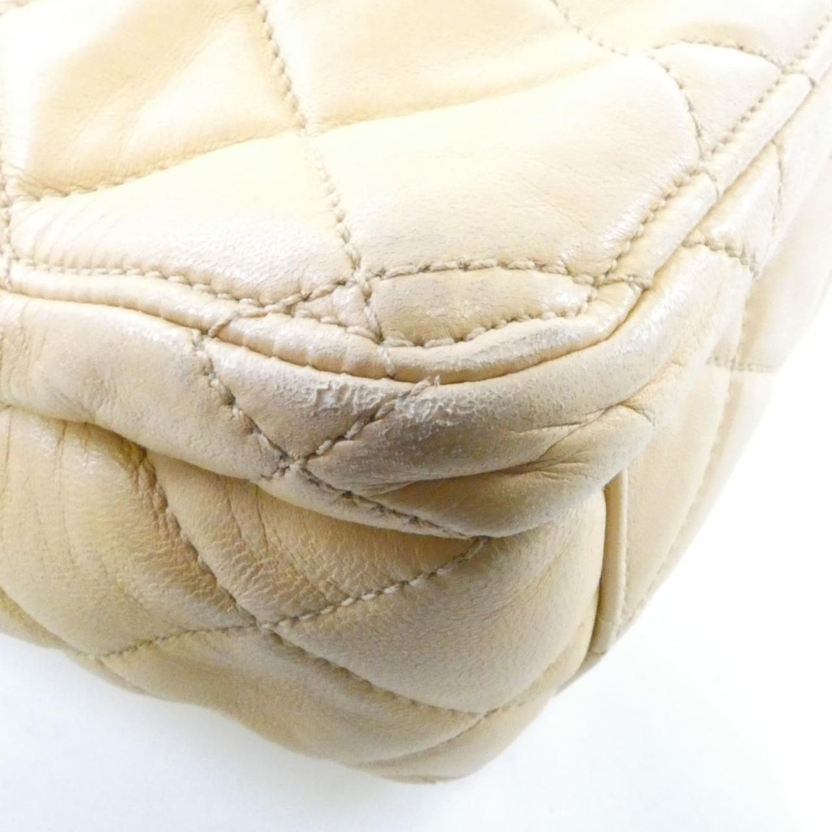 Chanel Shoulder Bag Beige — view 3