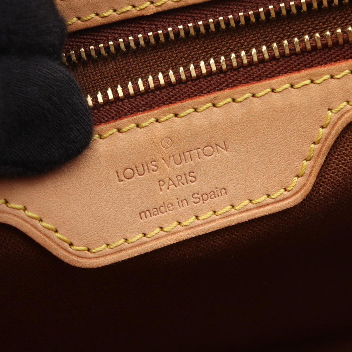 Louis Vuitton Shoulder Bag Aves Leather — view 4