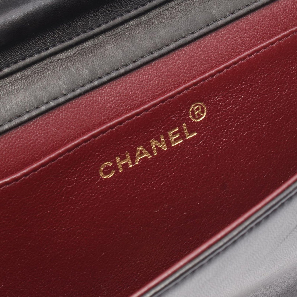 Chanel Shoulder Bag Mini Matelasse Fullflap Black Lambskin Chain — view 4