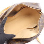 Louis Vuitton Shoulder Bag Cite GM Leather — view 3