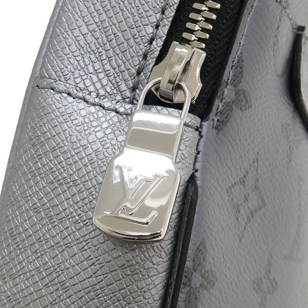 Louis Vuitton Taiga Taigarama Outdoor Sling — view 5