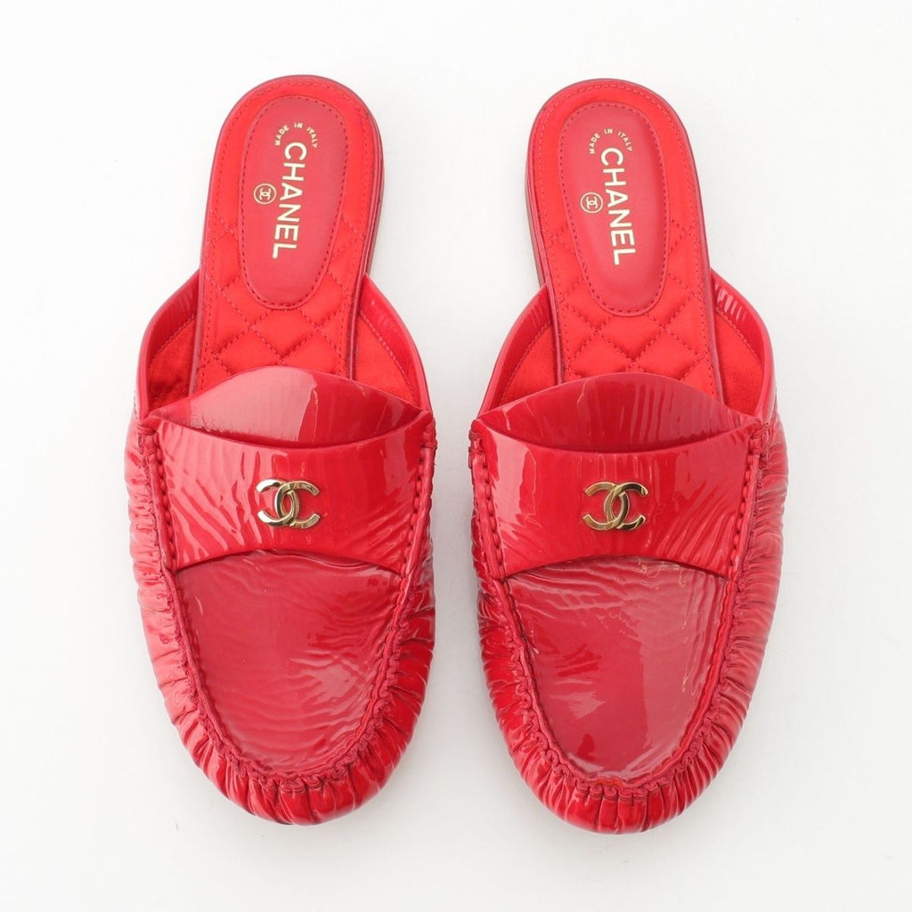 Chanel 18c Patent CC Logo Sandals Red — view 2