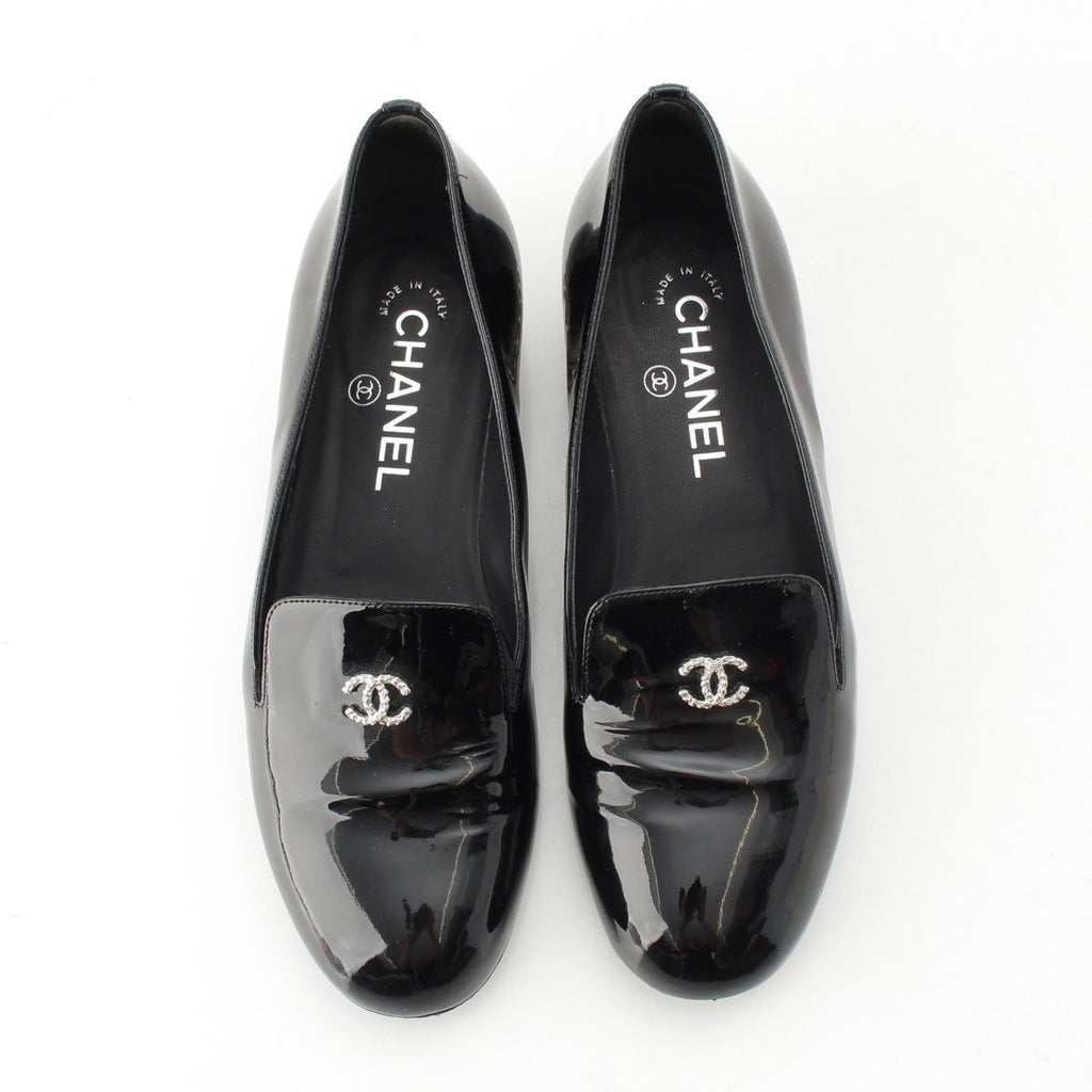 Chanel Pearl Patent Leather CC Logo Loafers Black — view 2