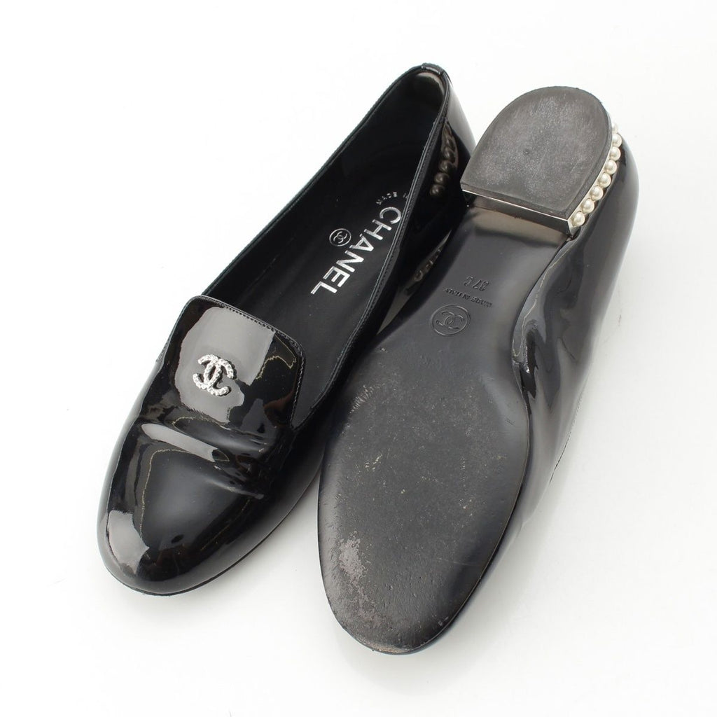 Chanel Pearl Patent Leather CC Logo Loafers Black — view 5