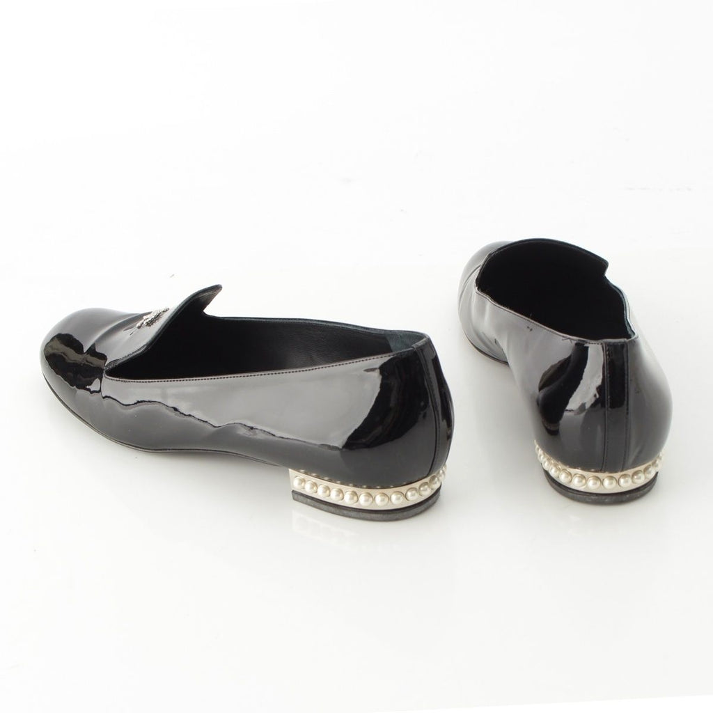 Chanel Pearl Patent Leather CC Logo Loafers Black — view 4