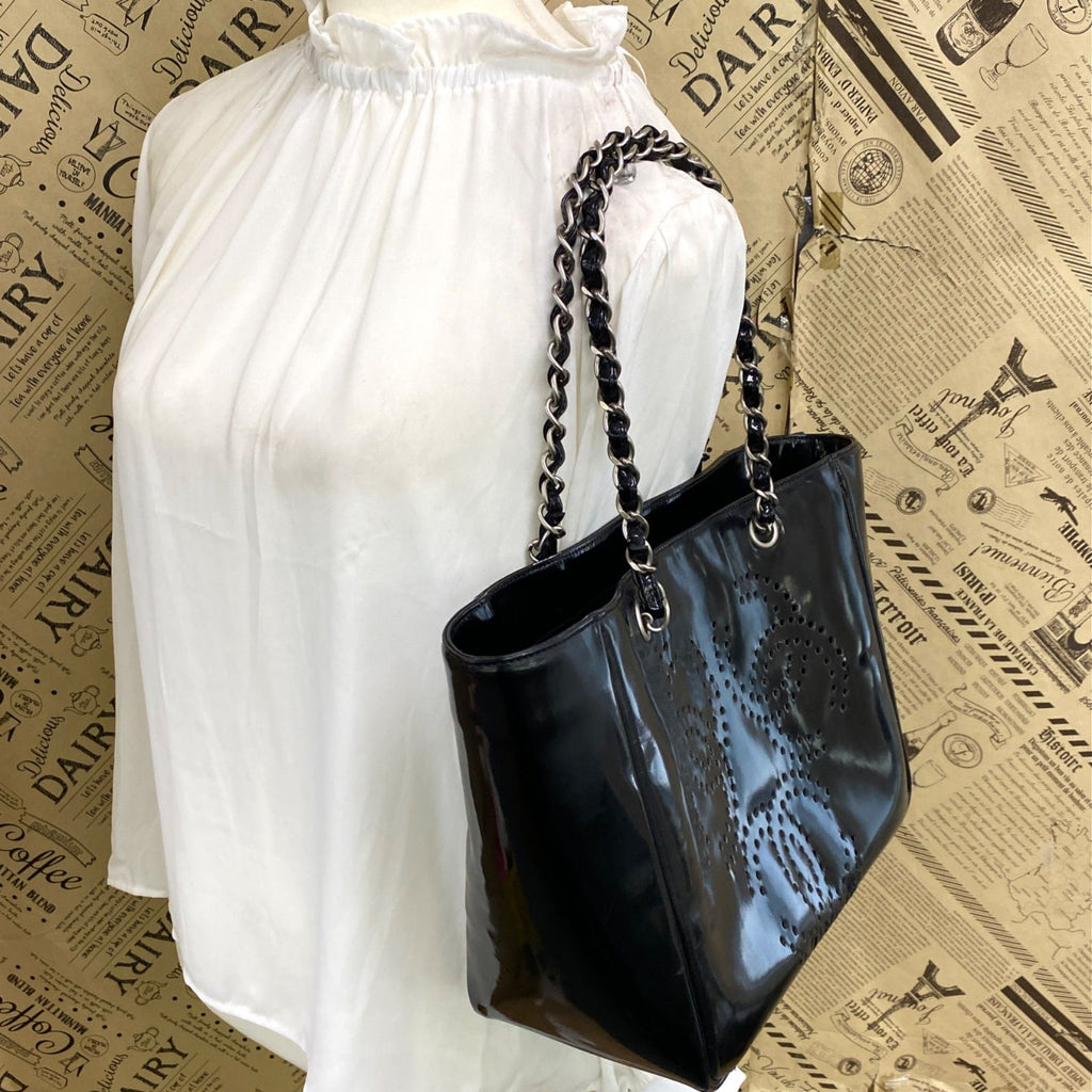 Chanel Tote CC Logo Black Perforated Leather Chain Business — view 3