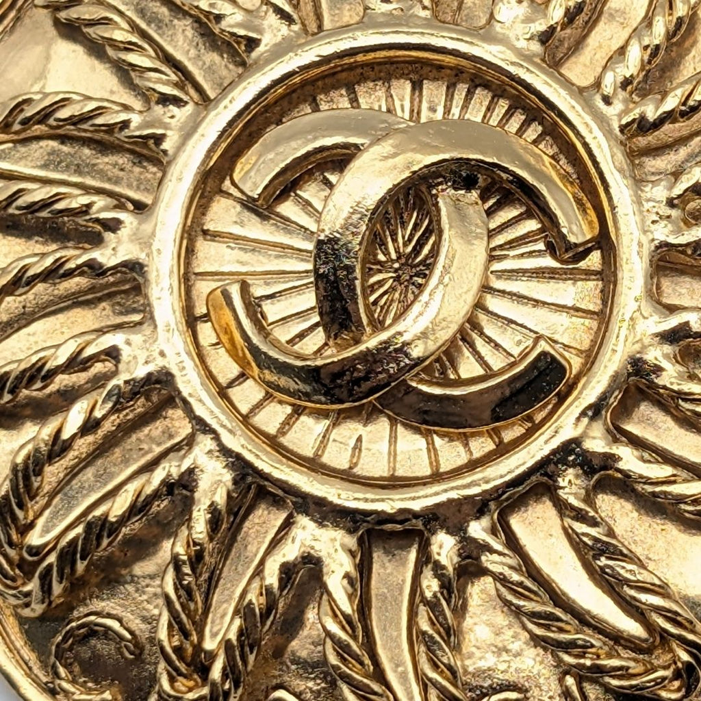 Chanel Brooch CC Logo Gold Sun Round Vintage — view 3