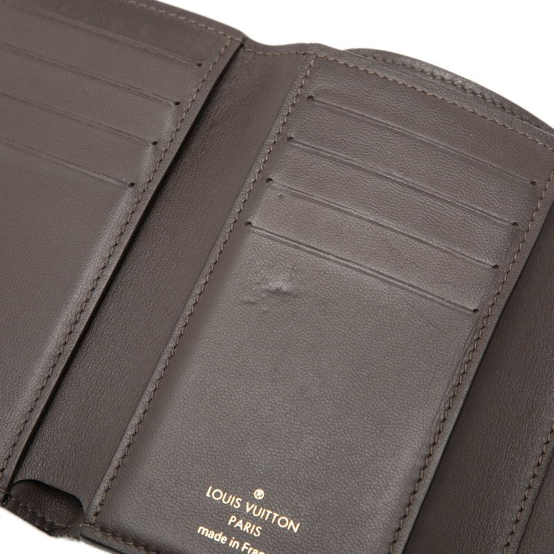Louis Vuitton Portefeuille Capucines Compact Trifold Wallet Gale Beige Taurillon — view 4