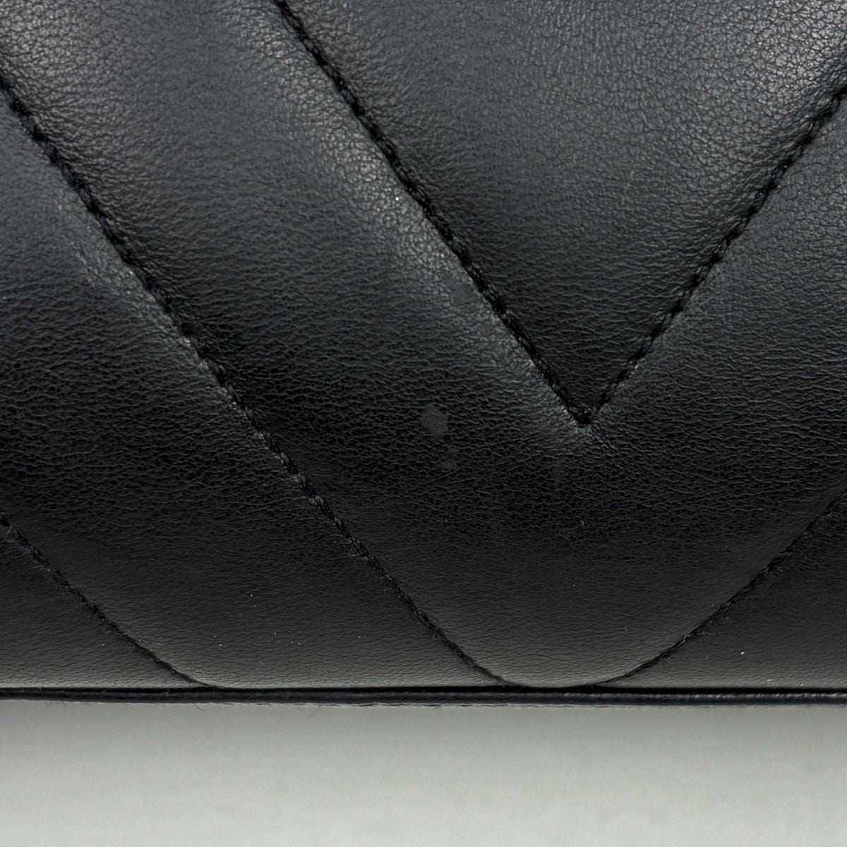 Chanel Stitch Handbag Blanc CC Logo Leather Black — view 5