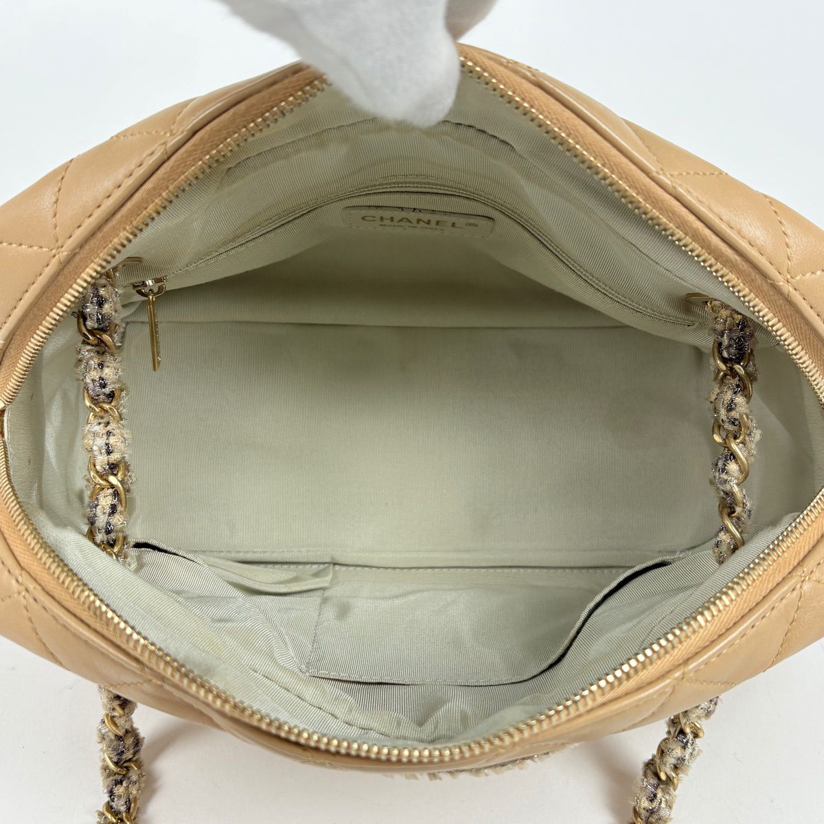 Chanel CC Logo Chain Shoulder Bag Tweed Quilted Leather Beige — view 9