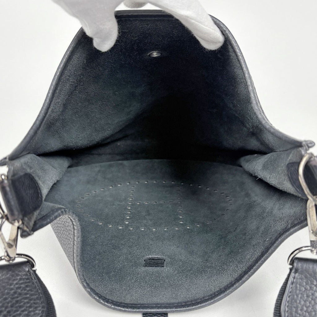 Hermes Evelyne 1 GM Perforated Logo Shoulder Bag Taurillon Clemence Black — view 8