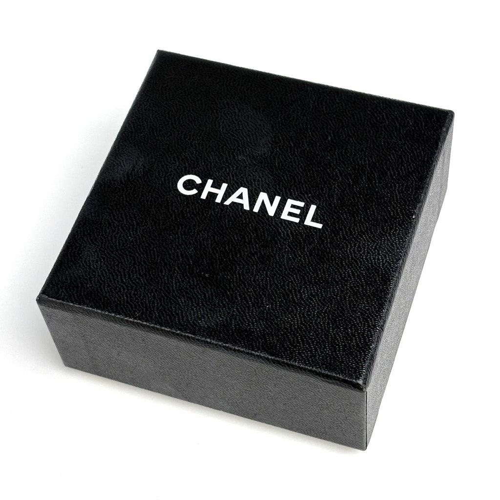 Chanel CC Logo Brooch Gold Plated Black — view 6