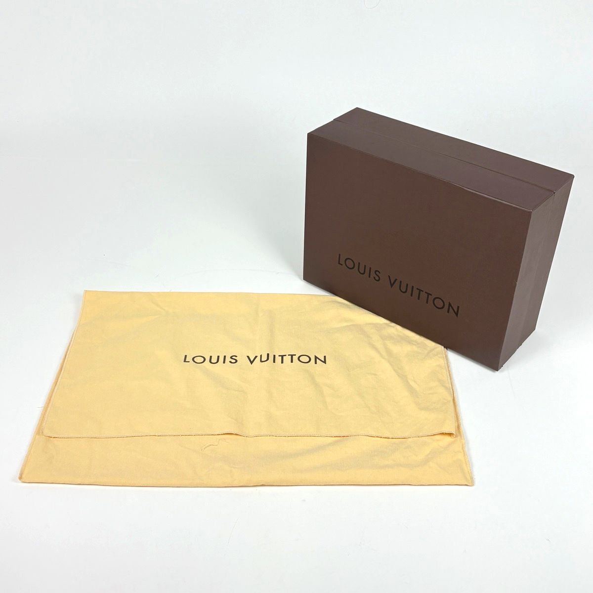 Louis Vuitton Saumur Crossbody Shoulder Bag Monogram Brown — view 9