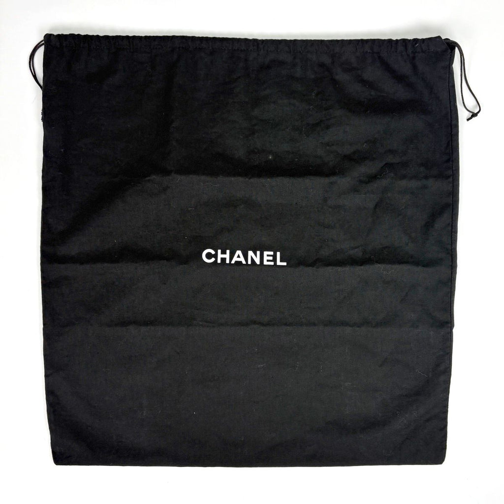 Chanel CC Logo Tote Leather Black — view 9