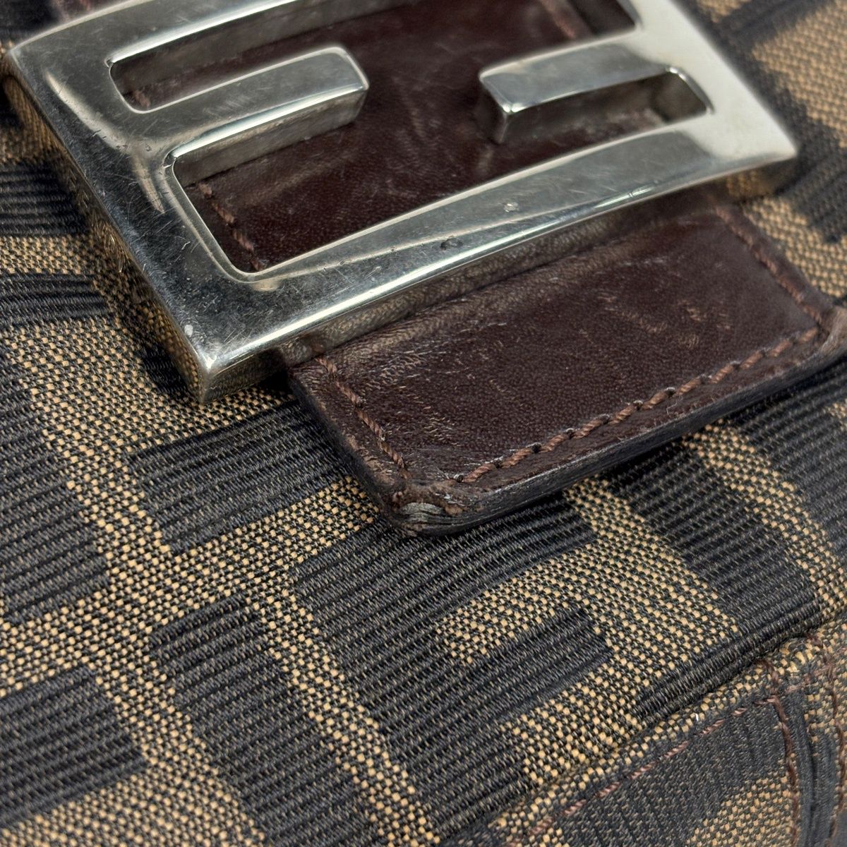 Fendi Zucca Pattern Shoulder Bag Mamma Baguette Canvas Brown — view 5