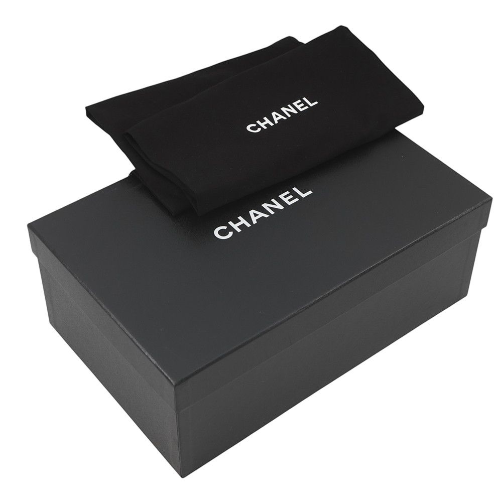 Chanel Sneakers CC Logo Quilted Leather Suede 38 Shoes White Black — view 9