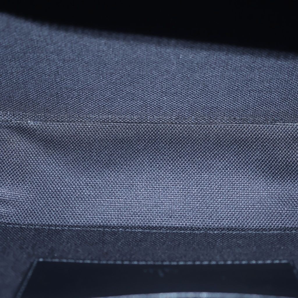 Gucci GG Supreme Canvas Shoulder Bag Silver Black — view 5