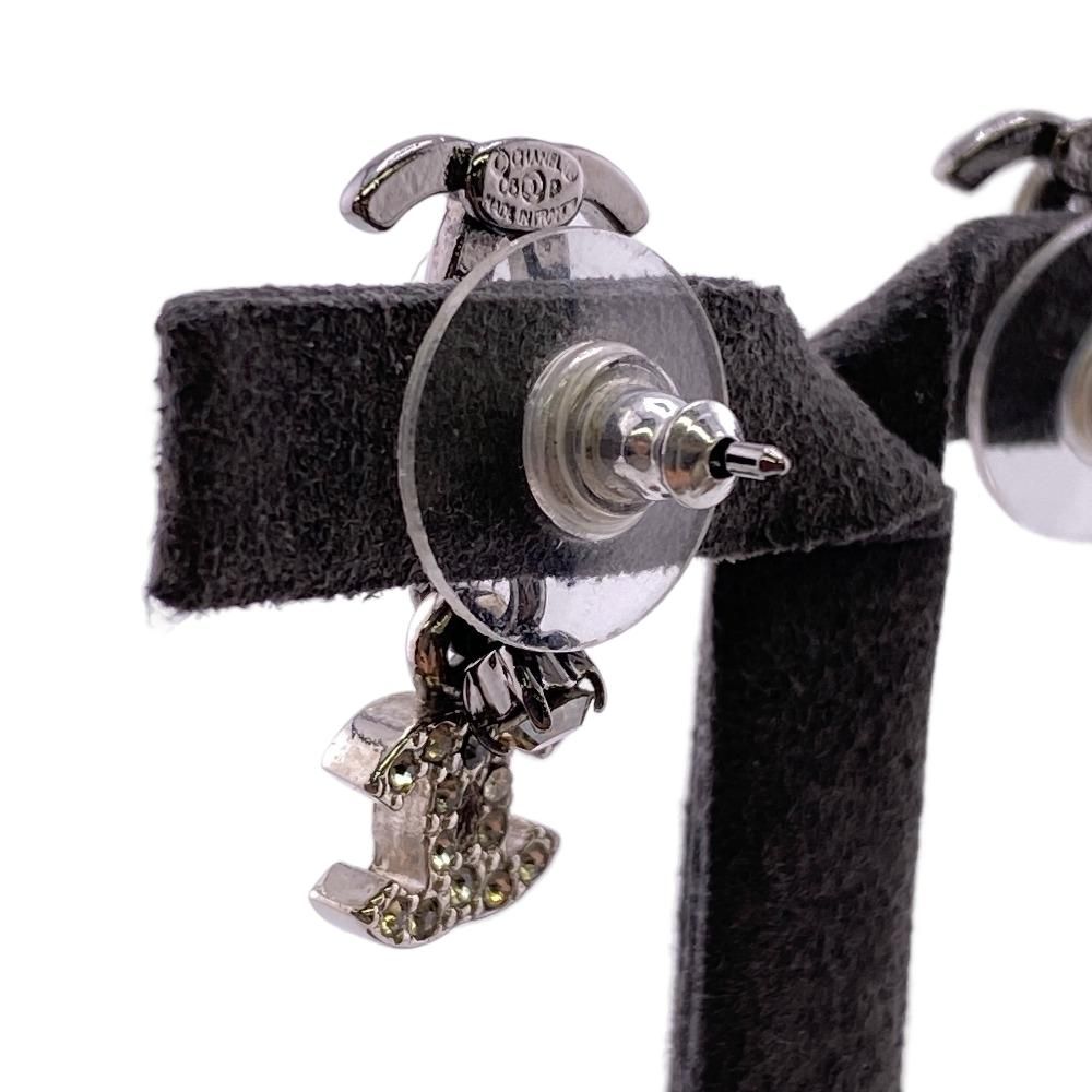 Chanel CC Logo Earrings Silver — view 6