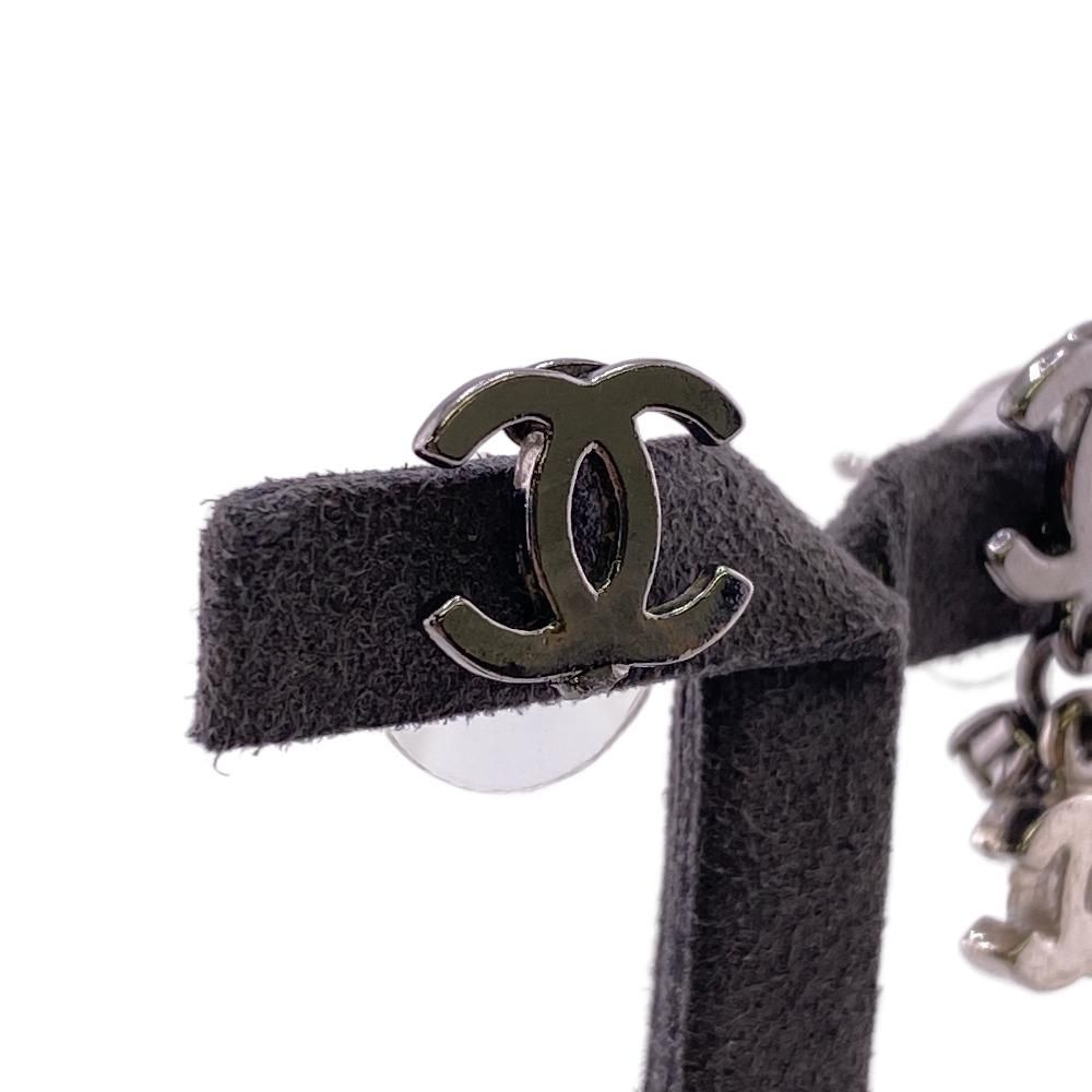 Chanel CC Logo Earrings Silver — view 3