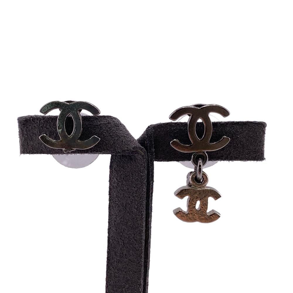Chanel CC Logo Earrings Silver — view 2