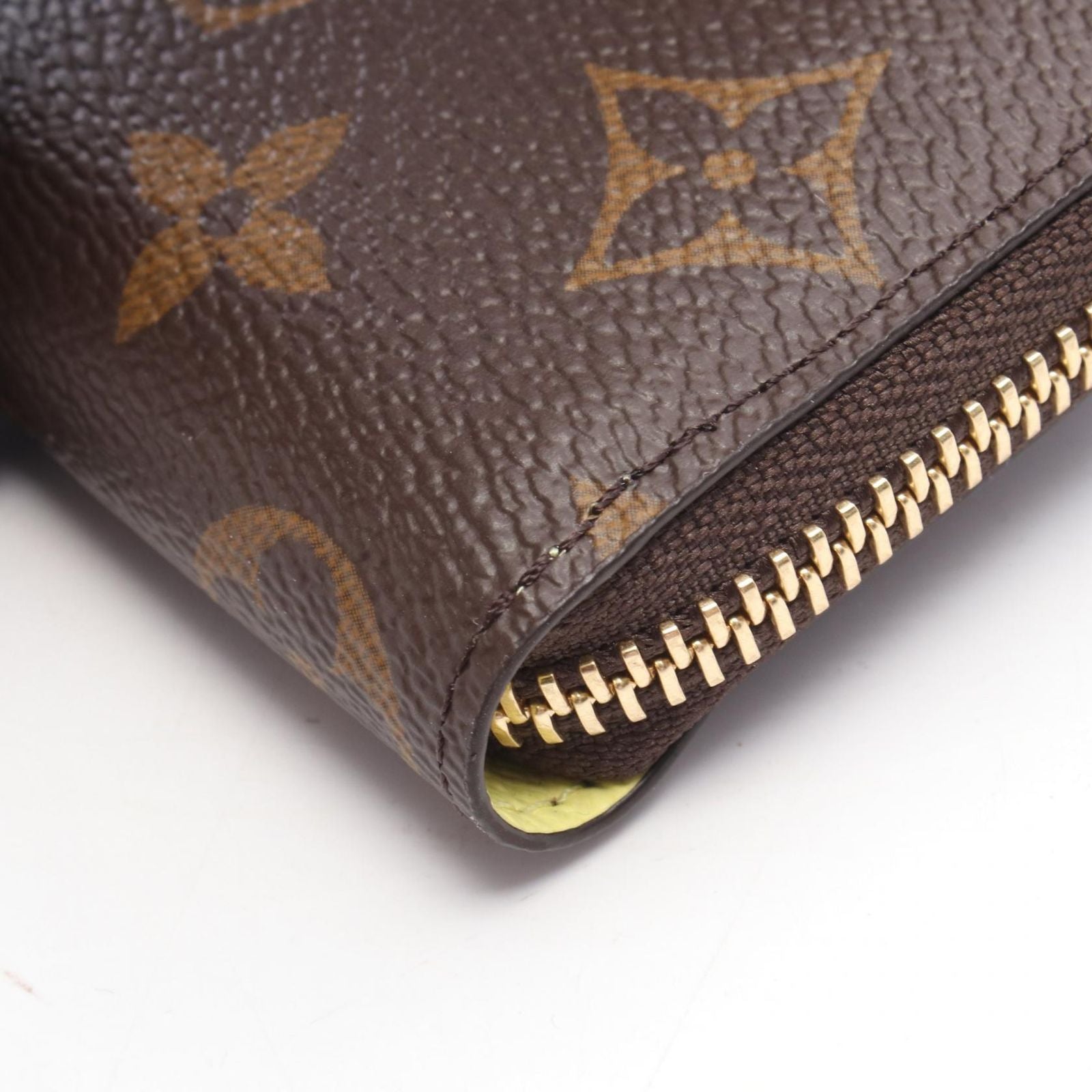 Louis Vuitton Coin Case Portefeuille Noah Compact Monogram Citrus Leather — view 6